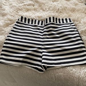 Express stripes black/white shorts